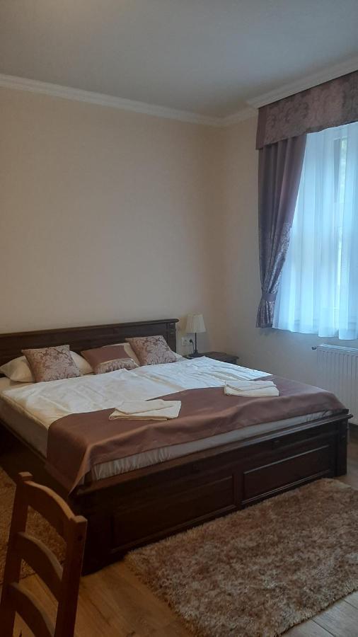 Toscana Apartman Gyula Exteriér fotografie