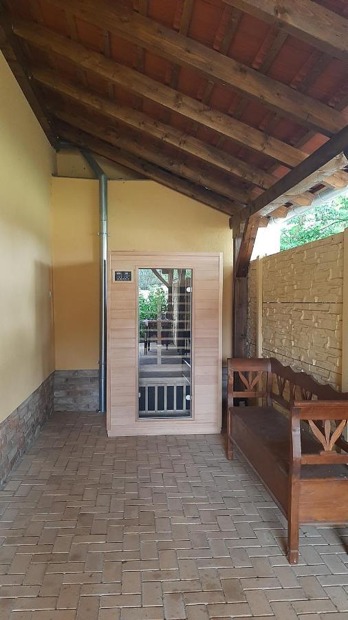 Toscana Apartman Gyula Exteriér fotografie
