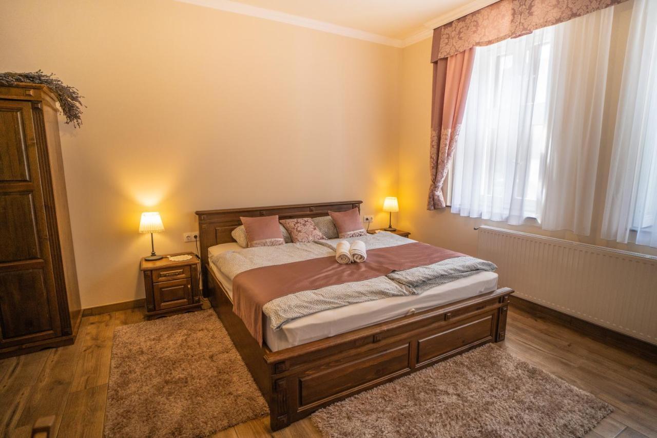 Toscana Apartman Gyula Exteriér fotografie