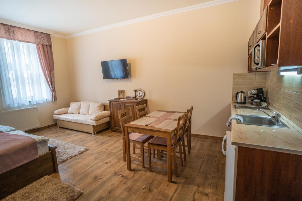 Toscana Apartman Gyula Exteriér fotografie