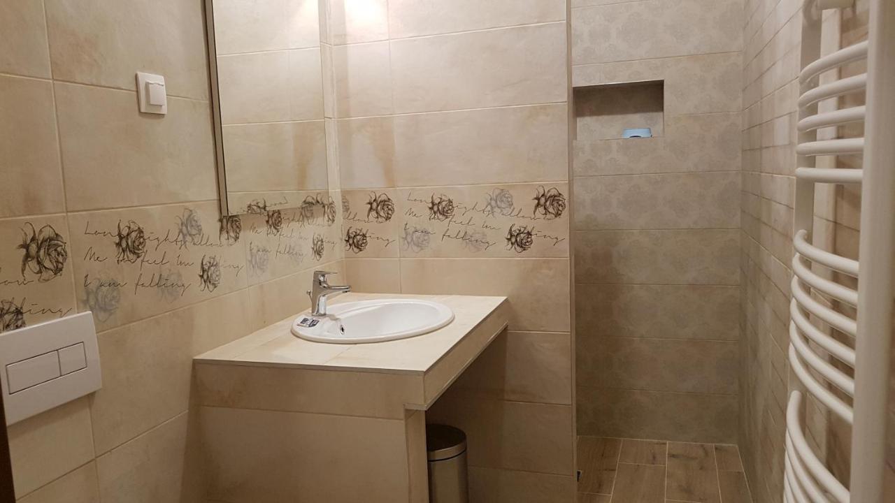 Toscana Apartman Gyula Exteriér fotografie