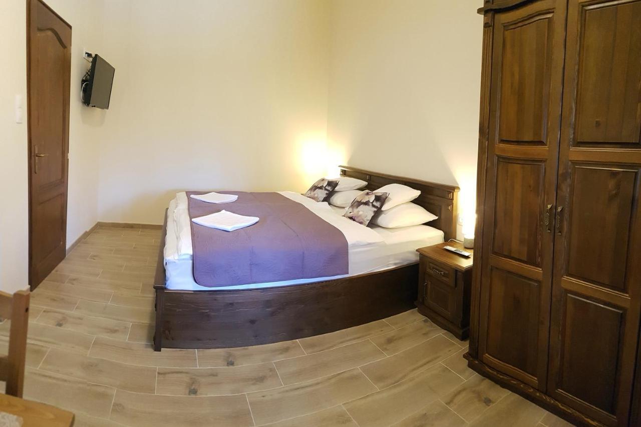 Toscana Apartman Gyula Exteriér fotografie