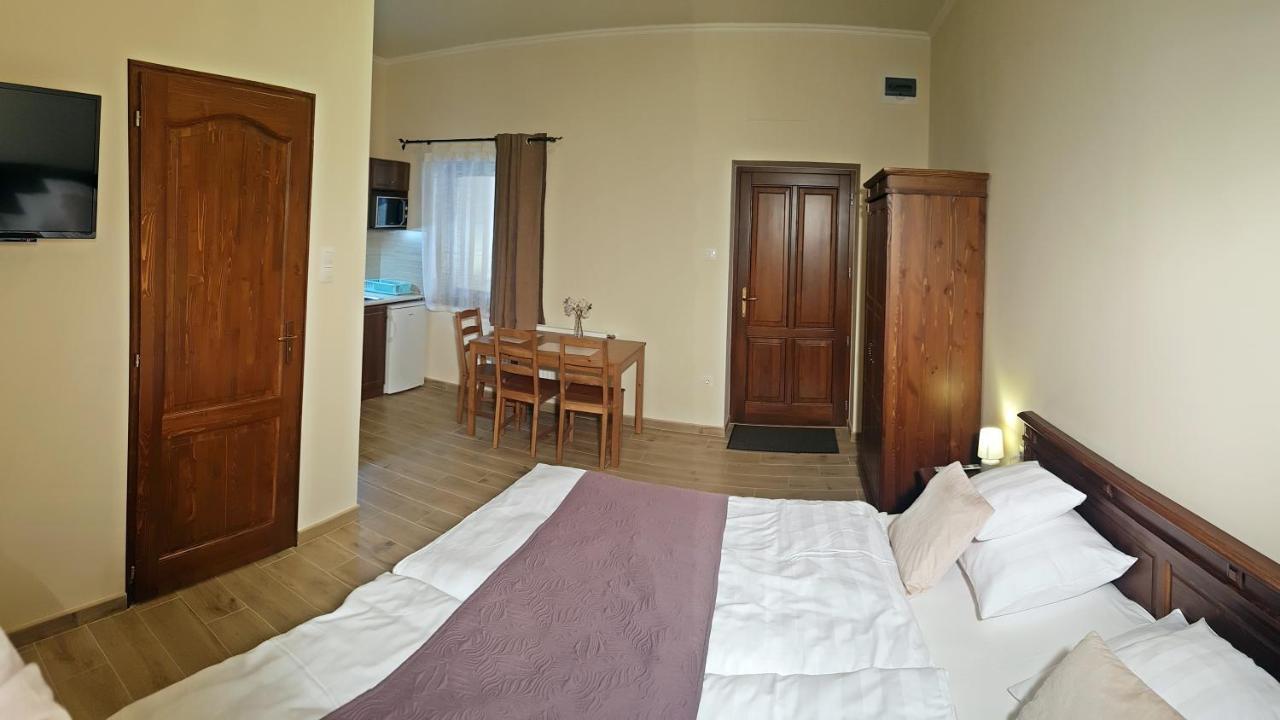 Toscana Apartman Gyula Exteriér fotografie